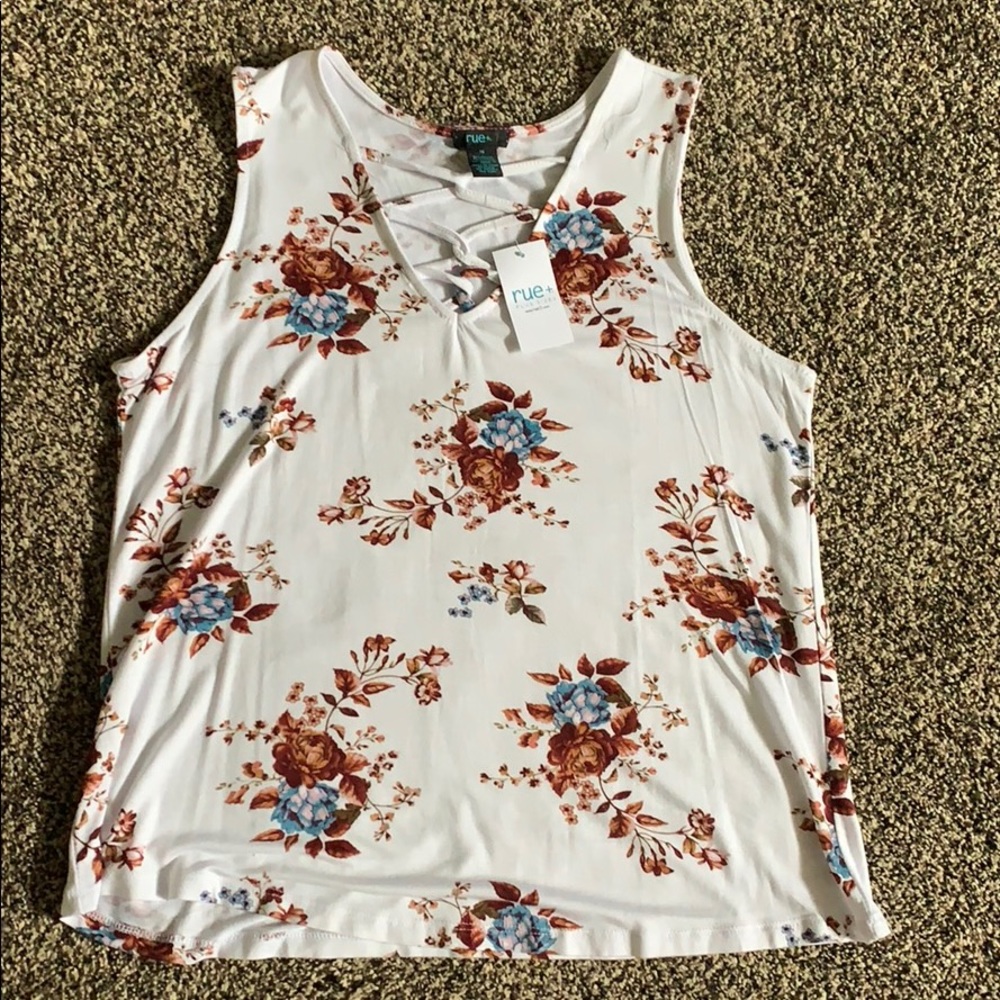 Rue + size 1x white floral tank top